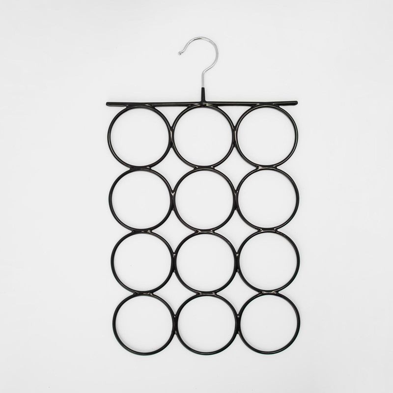 gancho-para-colgar-ropa-color-negro-7701016122993