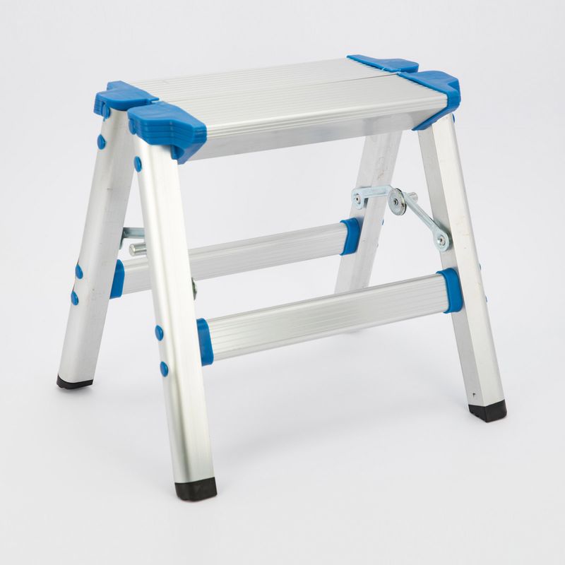 escalera-metalica-de-2-pasos-de-30-cm-x-25-cm-x-32-5-cm-color-plateado-con-azul-1-7701016036955