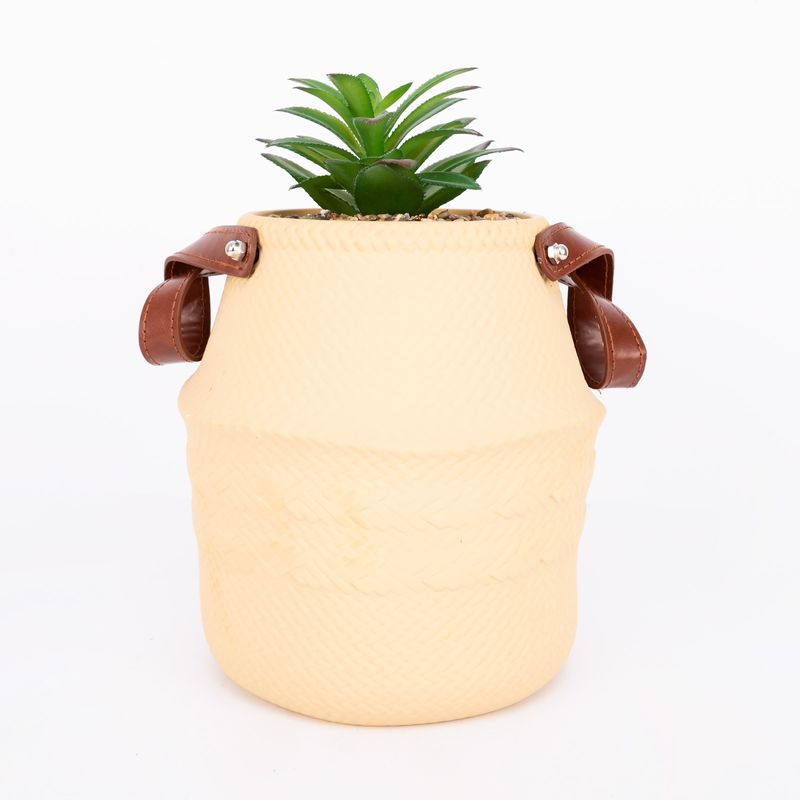 planta-artifificial-en-maceta-beige-grabada-con-manija-cafe-de-26-cm-7701016952590