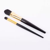 Set brochas x 2 piezas, mango negro con dorado