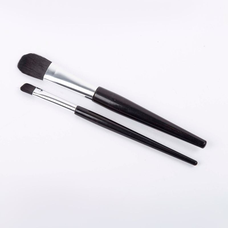 set-brochas-2-piezas-mango-negro-con-plateado-616140