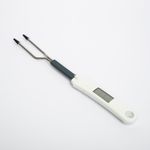 termometro-digital-para-bbq-con-dos-ganchos-blanco-1-7701016030465