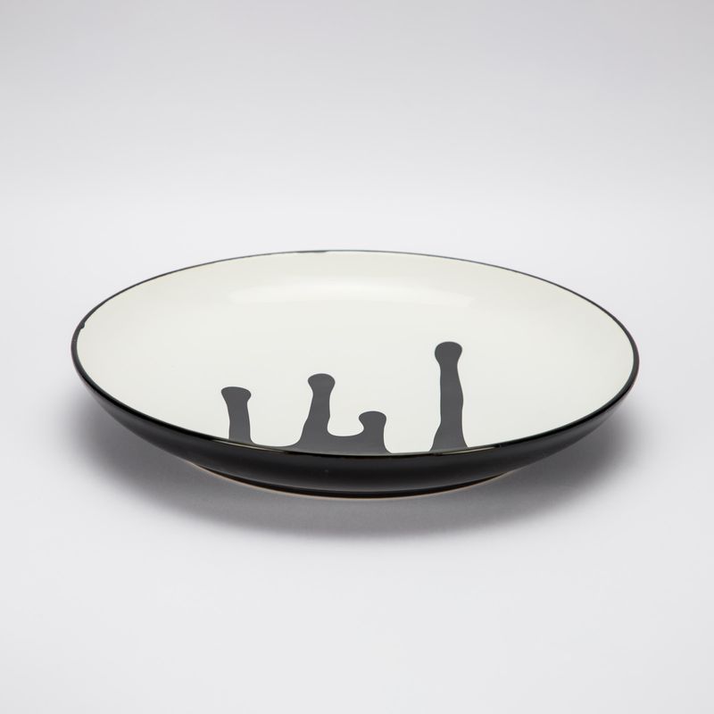 plato-4-x-29-cm-blanco-redondo-con-diseno-de-mancha-negra-7701016064132