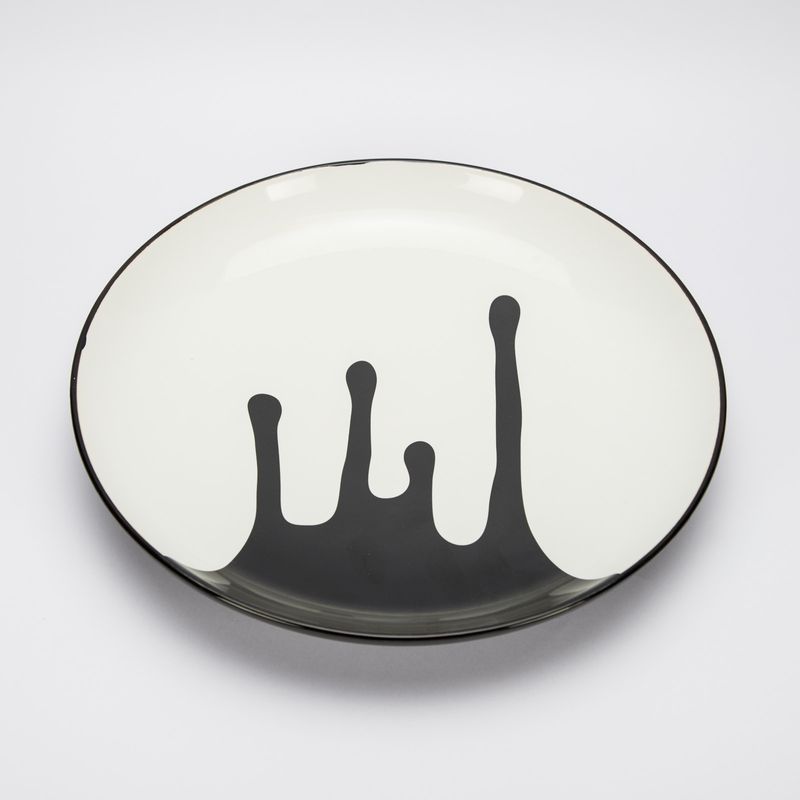 plato-4-x-29-cm-blanco-redondo-con-diseno-de-mancha-negra-1-7701016064132