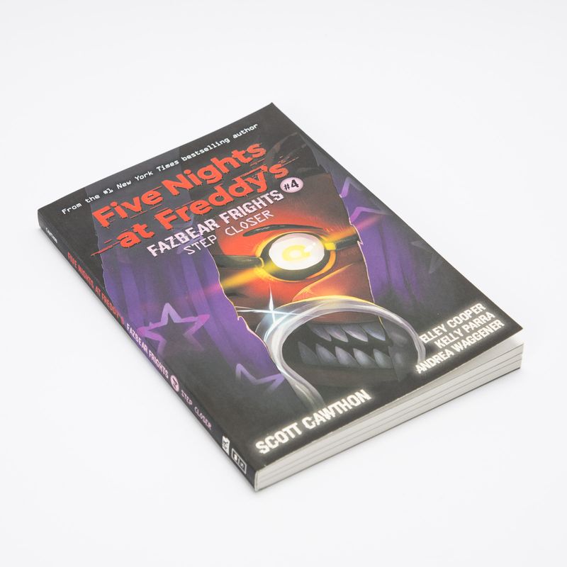 fazbear-frights-4-step-closer-five-nights-at-freddy-s-2-9781338576054
