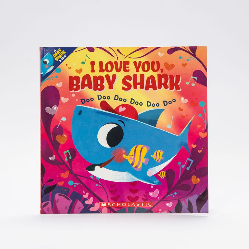 i-love-you-baby-shark-9781338606348