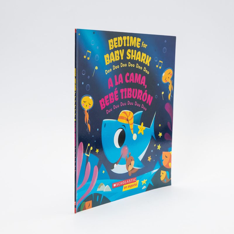 bedtime-for-baby-shark-a-la-cama-bebe-tiburon-1-9781338630992