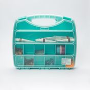 Caja organizadora verde de 30.2 x 26.5 cm con 20 compartimentos