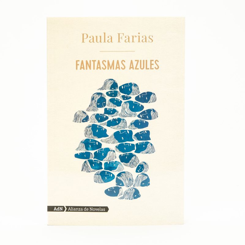 fantasmas-azules-9788413622026