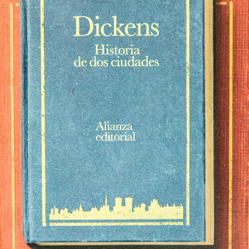 historia-de-dos-ciudades-2-9788413623443