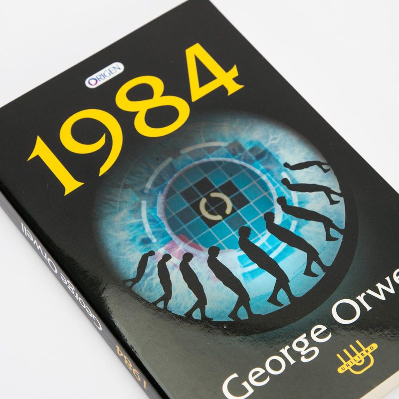 1984-3-9789807875059