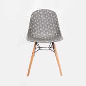 Silla con diseño de flores