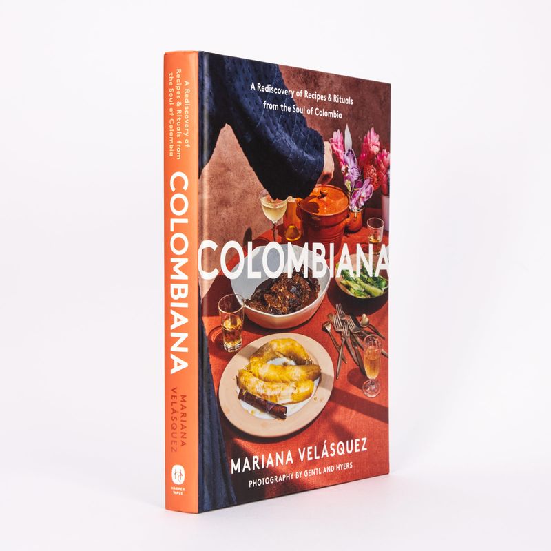 colombiana-2-9780063019430