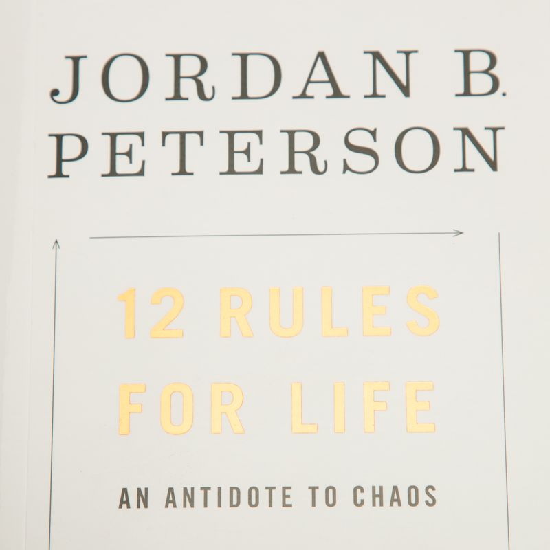 12-rules-for-life-an-antidote-to-chaos-4-9780735278516