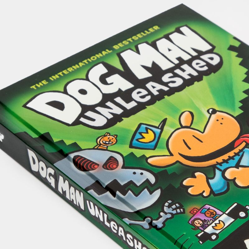 dog-man-unleashed-4-9781338741049