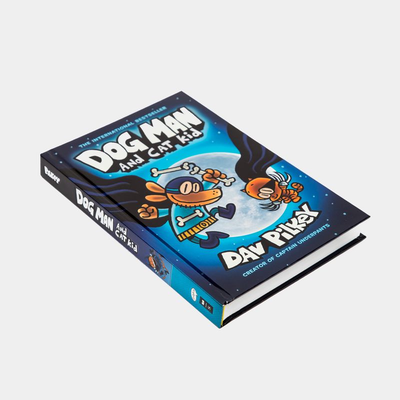 dog-man-and-cat-kid-3-9781338741063