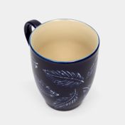 Mug de cerámica azul de 370 ml con diseño de plumas blancas