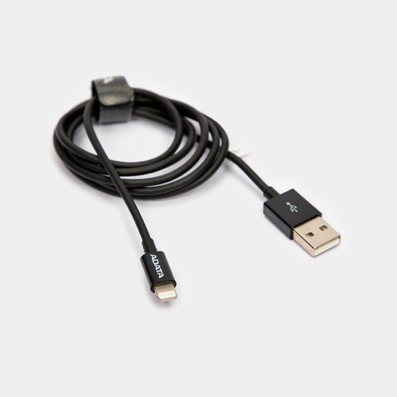 cable-lightning-usb-negro-de-1-metro-adata-4710273775937