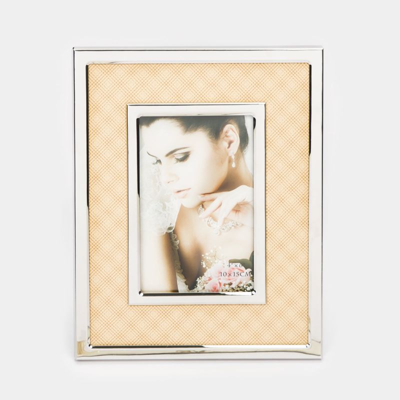 portarretrato-beige-con-rombos-y-borde-plata-10-x-15-cm-7701016263290