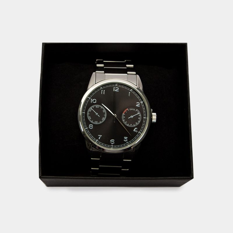 reloj-analogo-pulso-metalico-plateado-tablero-negro-3-7701016799898
