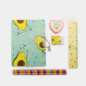 Diario infantil con estuche y accesorios, diseño aguacate deportista