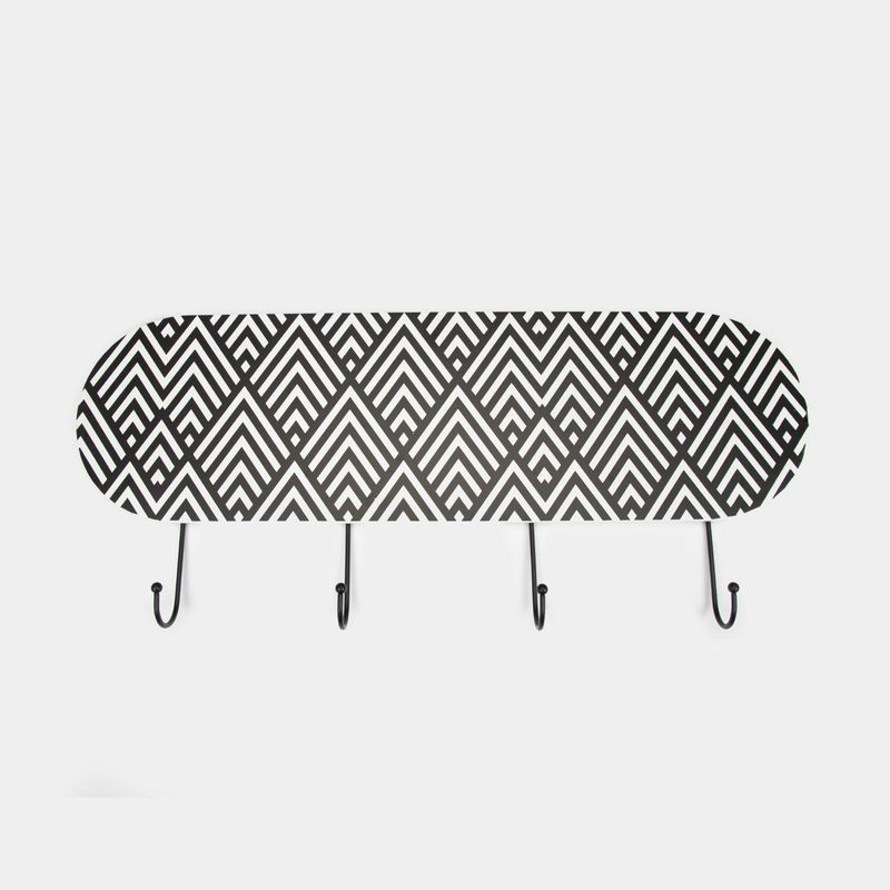perchero-de-4-ganchos-diseno-rombos-negros-con-blanco-7701016332484