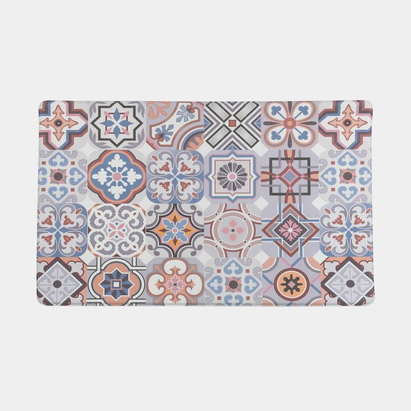 tapete-con-variedad-de-figuras-46-x-76-cm-7701016359016