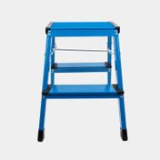 Escalera de aluminio azul de 2 pasos