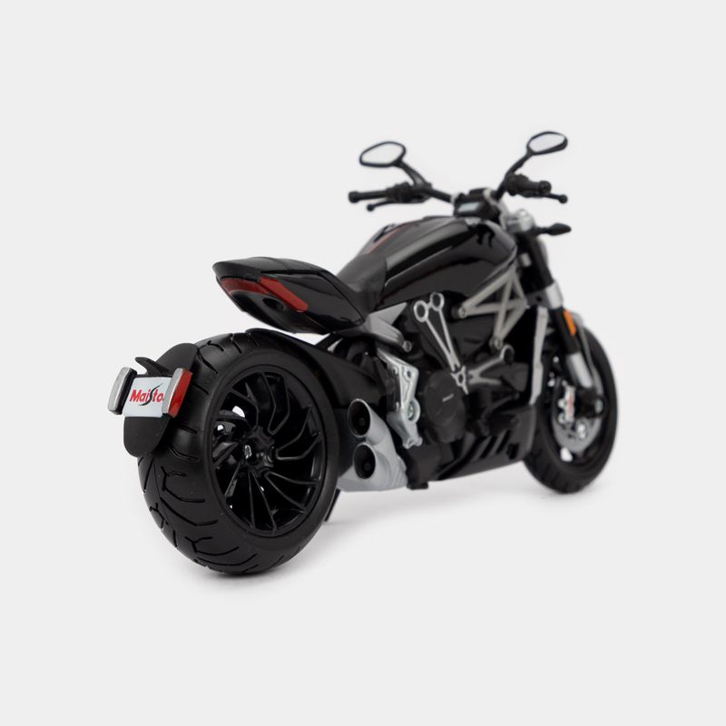 moto-coleccionable-ducati-x-diavel-s-negra-3-7701016374316