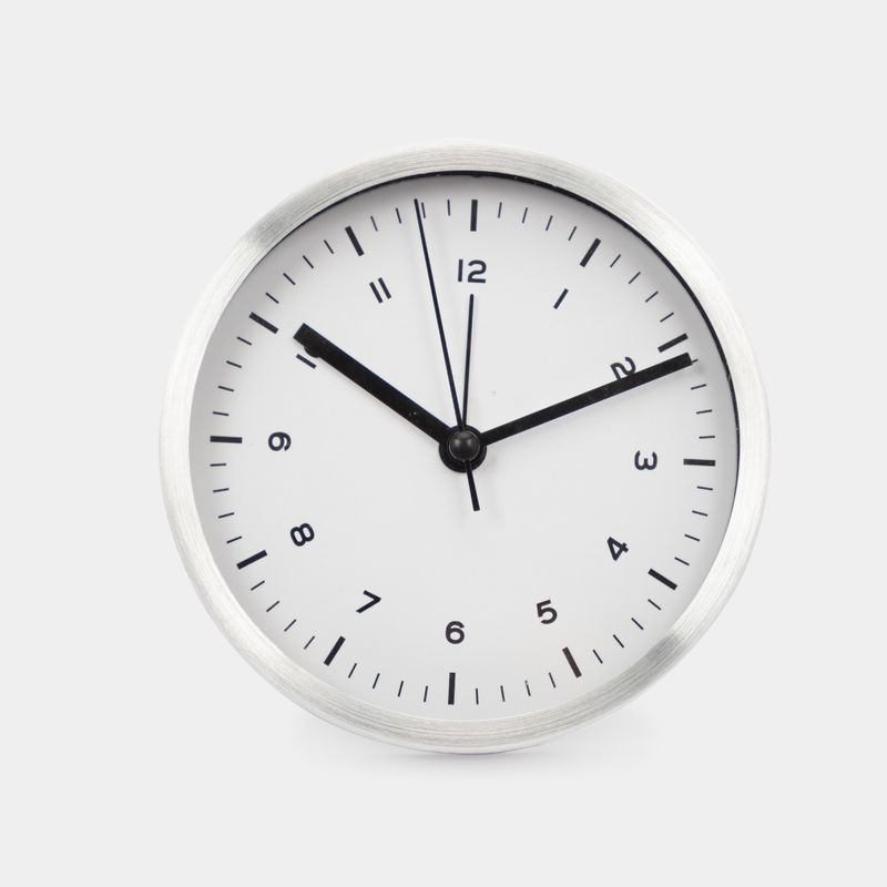 reloj-de-mesa-con-alarma-13-x-12-7-cm-7701016367738