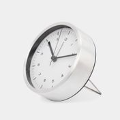 Reloj de mesa plateado con alarma de 13 x 12.7 cm