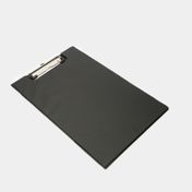 Tabla legajadora plástica A4 con tapa, negra
