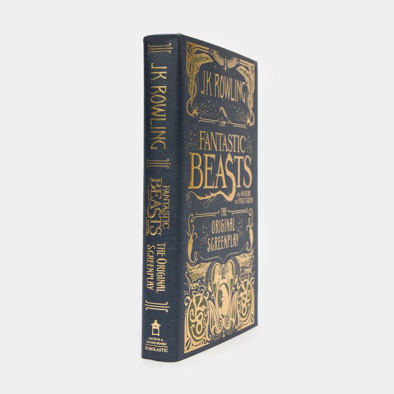 fantastic-beasts-and-where-to-find-them-the-original-screenplay-2-9781338109061