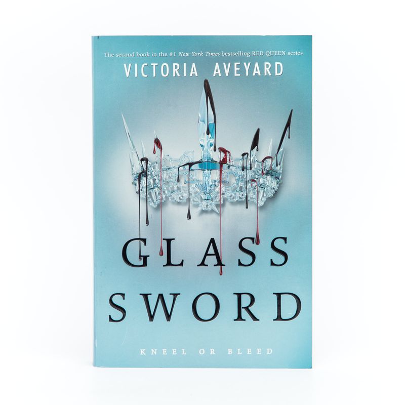 glass-sword-red-queen-2--9780062310675