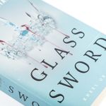 glass-sword-red-queen-2--4-9780062310675