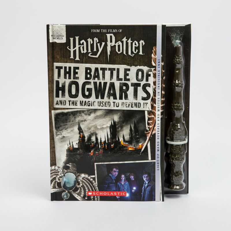 the-battle-of-hogwarts-and-the-magic-used-to-defend-it-9781338606522