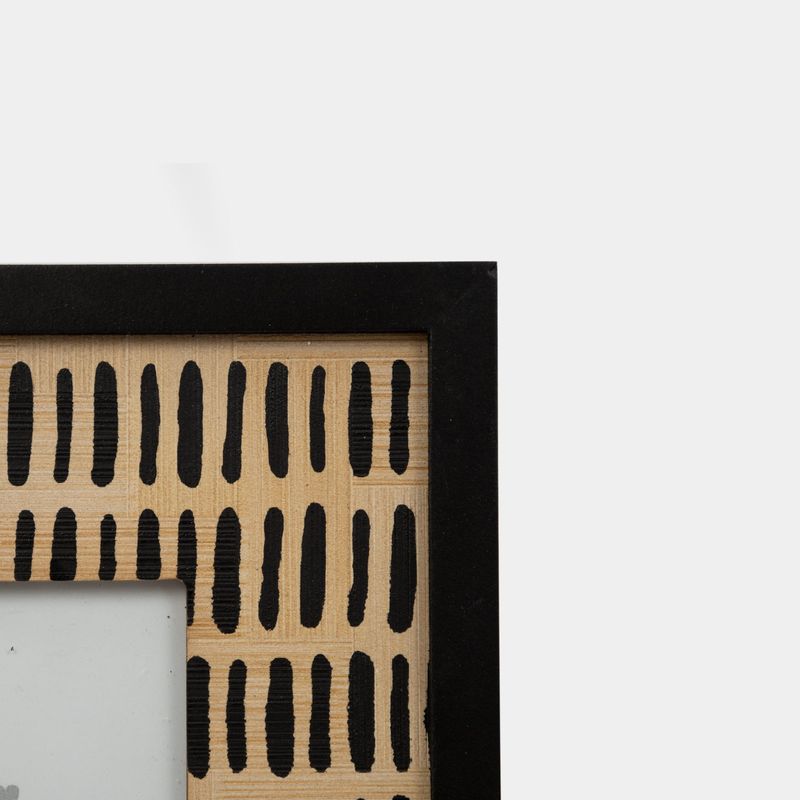 portarretrato-de-lineas-natural-con-borde-negro-3-7701016458818