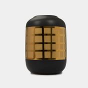 Florero de 23,5 x 17 cm negro con dorado