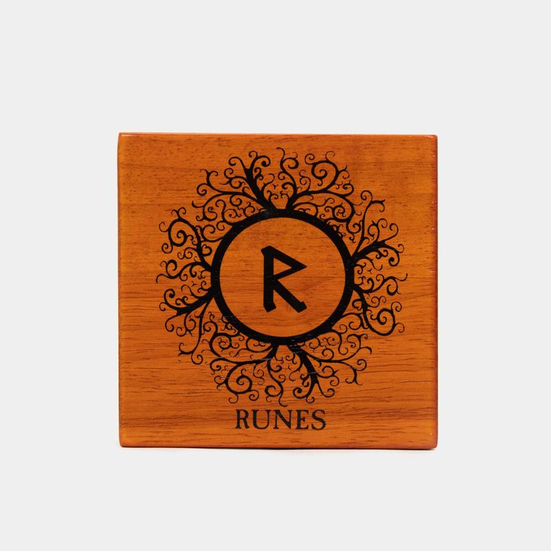 deluxe-wooden-runes-9780738762272