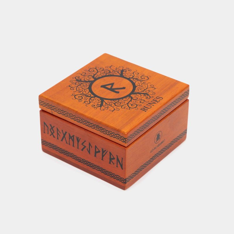 deluxe-wooden-runes-2-9780738762272