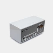 Radio Victrola de 10 W RMS con Bluetooth y alarma, blanco