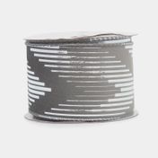 Cinta poliéster de 6.5 cm x 9 m diseño de líneas plateadas con gris