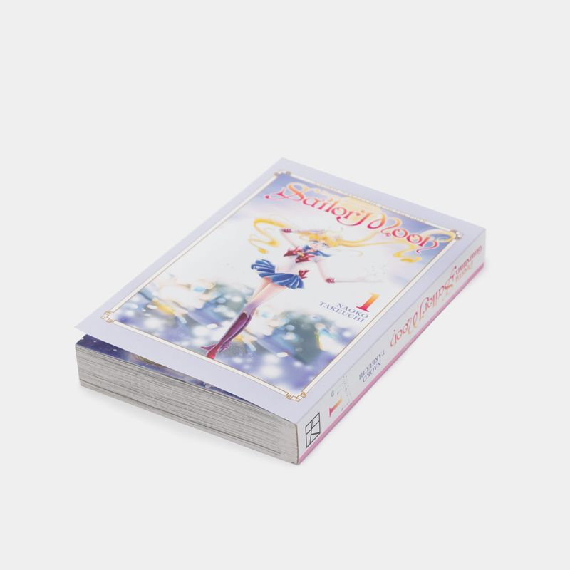 petty-guardian-sailormoon-vol-1-3-9781646512010
