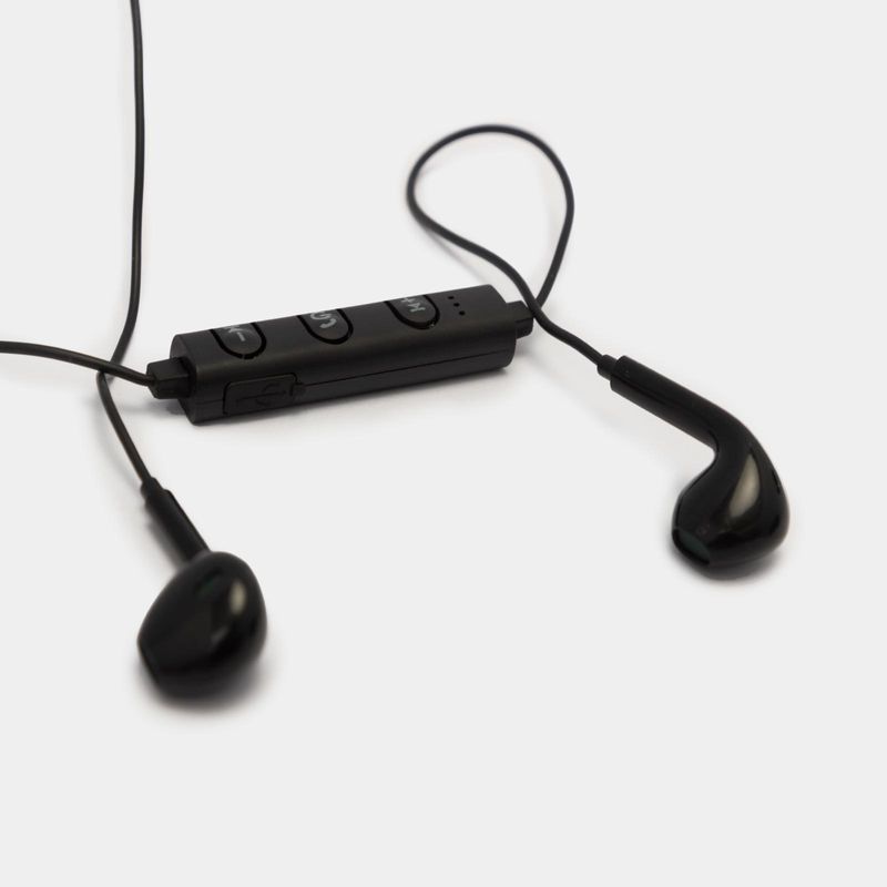 audifonos-negros-inalambricos-bluetooth-uplink-842100179565