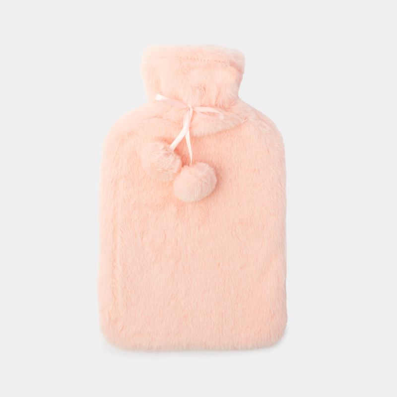 bolsa-para-agua-caliente-con-pompon-de-2l-rosado-7701016611541