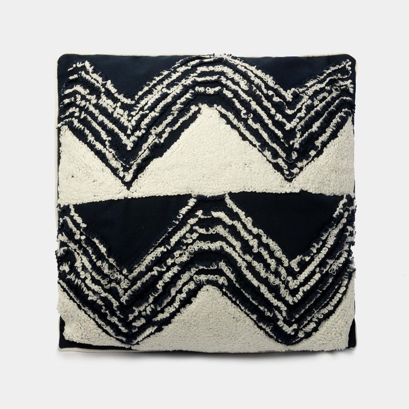 cojin-de-45-x-45-cm-diseno-triangulos-7701016647502