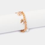 pulsera-dorada-tipo-cadena-con-dijes-de-corazones-mariposa-y-herradura-7701016609814