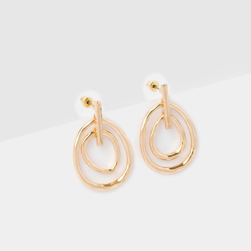 aretes-cortos-dorados-diseno-aros-ondeados-7701016610681