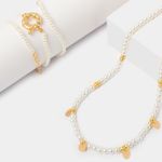 set-de-collares-x2-unidades-esferas-blancas-doradas-con-dije-7701016610957
