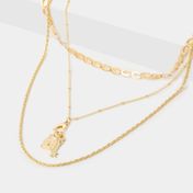 Collar dorado triple con dijes de candado, llave y corazón